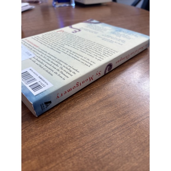 The Soul of an Octopus: A Surprising Exploration into the Wonder of Consciousne - Picture 3 of 6